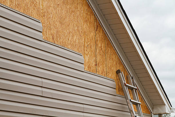 Professional Fiber Cement Siding technician working in Lexington, WA